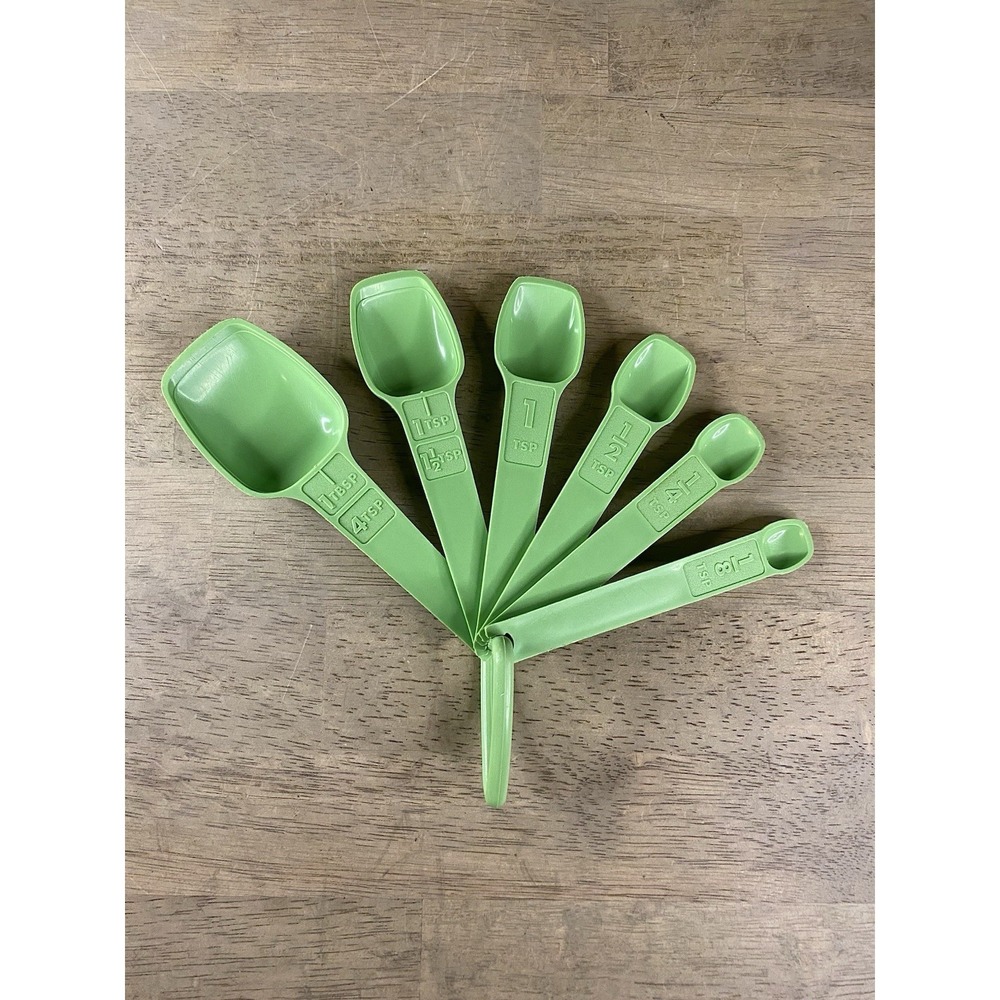 Vintage Tupperware Nesting Measuring Spoon Set w D Ring Apple Green EUC